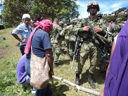 asesinato guardia indgena por el ejercito nacional-2