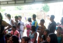 Centenares de indígenas waunana huyen de bombardeos del Ejército en el Chocó