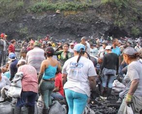 Colombia «Mujeres tras el telón de la guerra» Colombia "Mujeres tras el telón de la guerra"