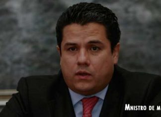 Ministro de minas de Colombia desconoce la democracia y la ley