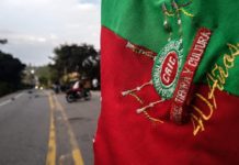 La minga continúa desde el corazón de nuestras comunidades, en exigencias de los derechos a la vida y el territorio bandera pañueleta cric