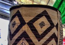 Autoridades tradicionales del resguardo Kwet Kina, dan la bienvenida a los pueblos en la conmemoración del CRIC