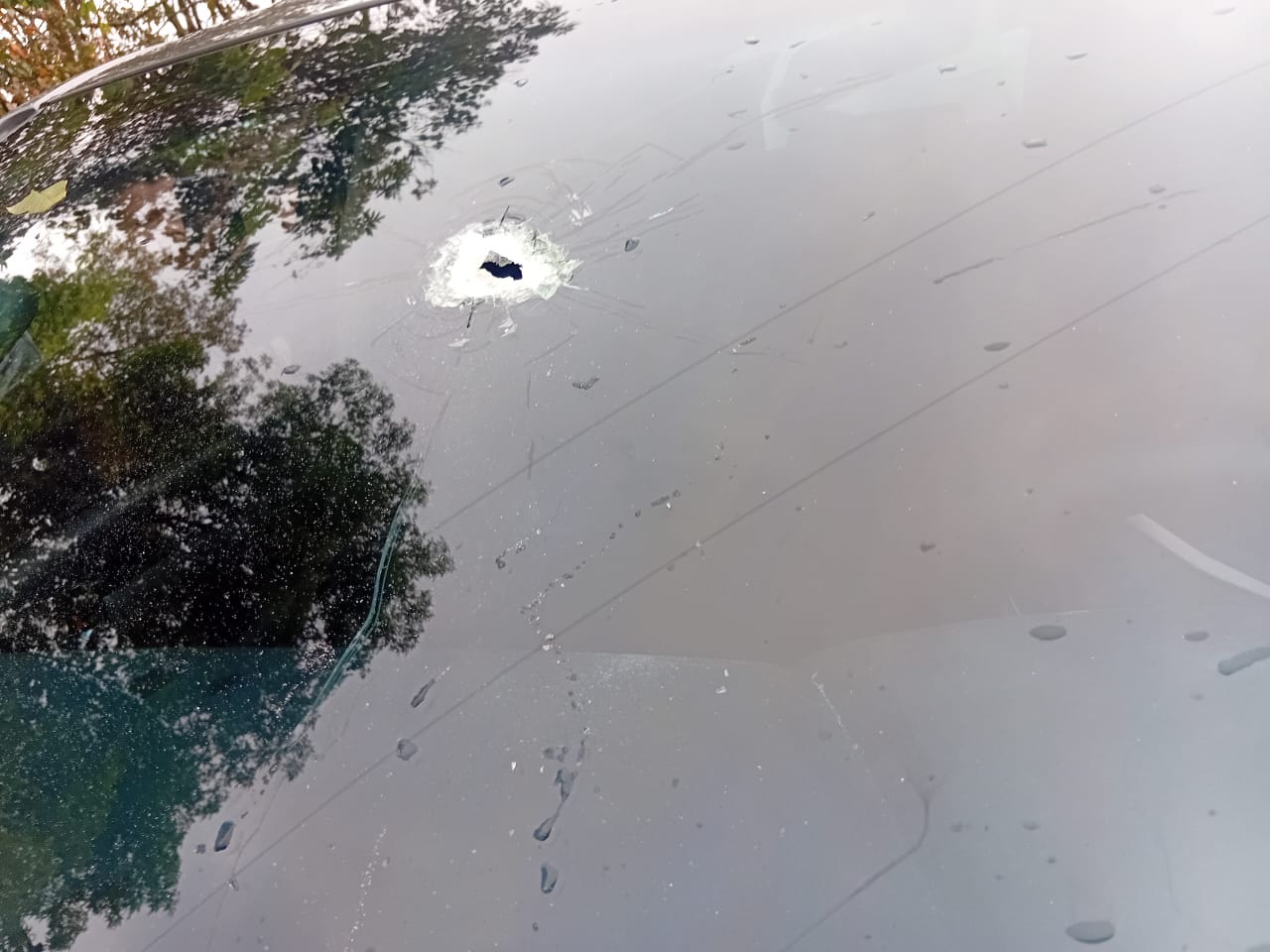 Camioneta de UNP proteccion Colectiva de la Guardia con Impactos de Bala por parte de actores armados en Sat Tama Caldono durante la captura del asesinato de Fabián Ulcué Dizu